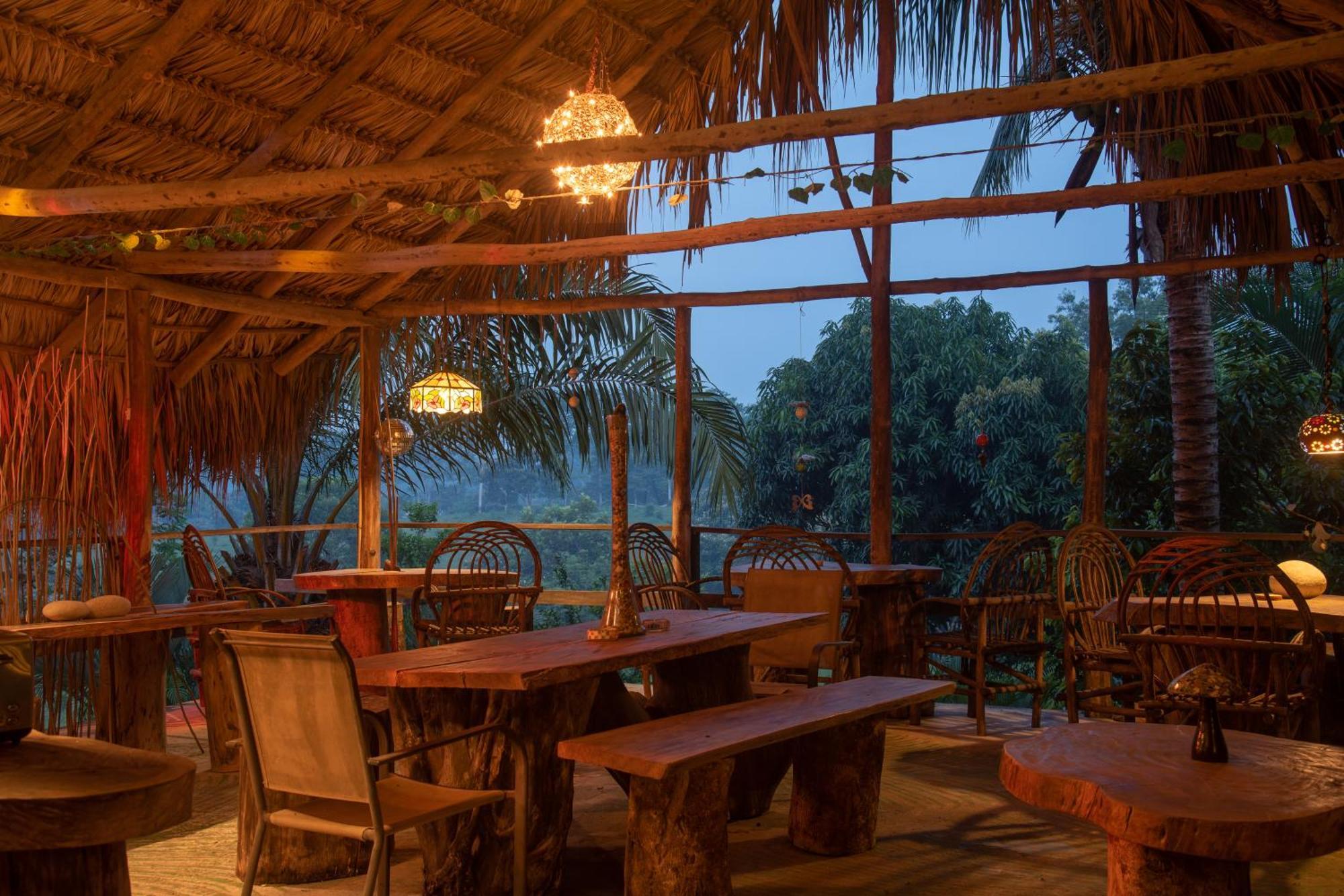 Villas Adriana, Palenque Luaran gambar