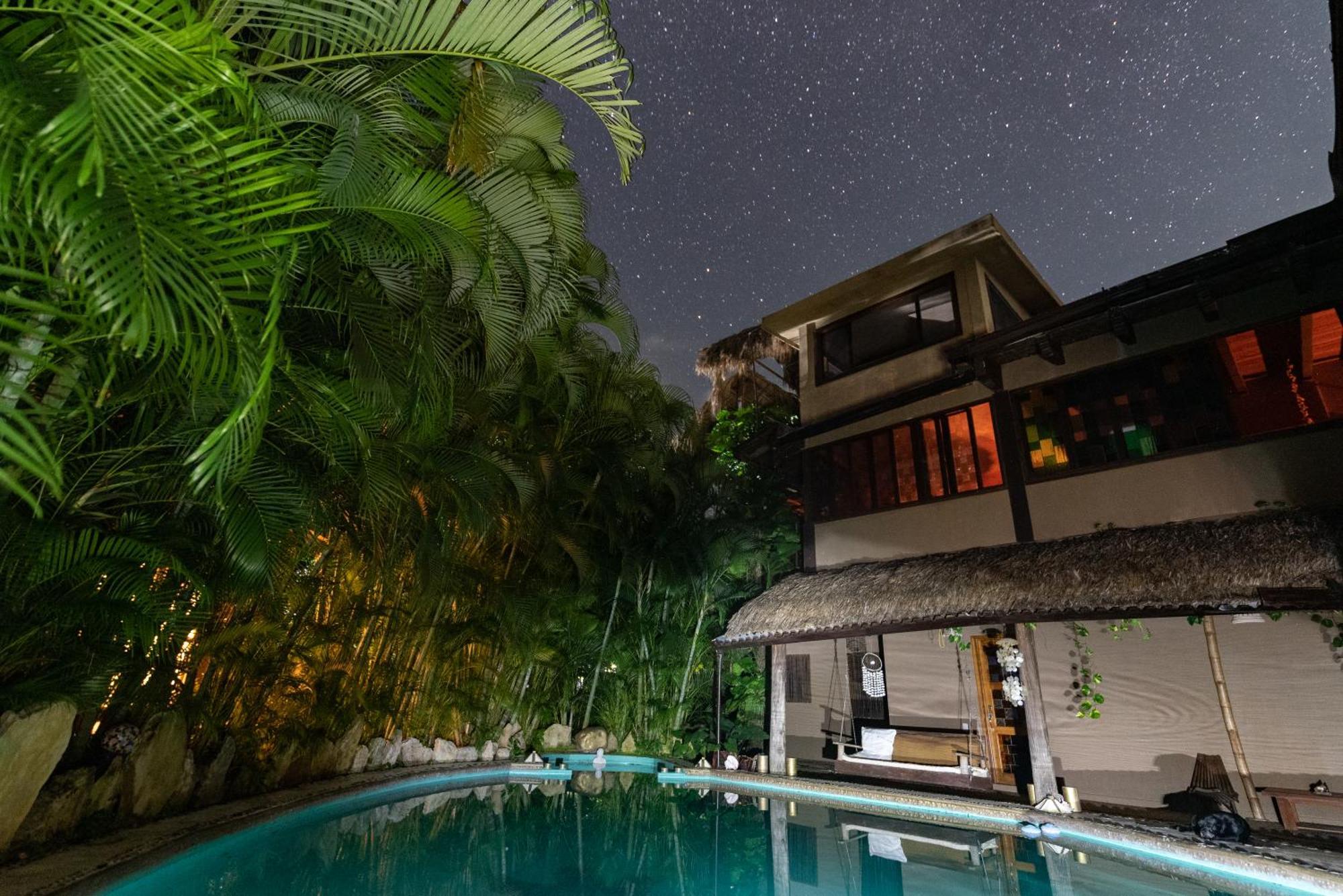 Villas Adriana, Palenque Luaran gambar