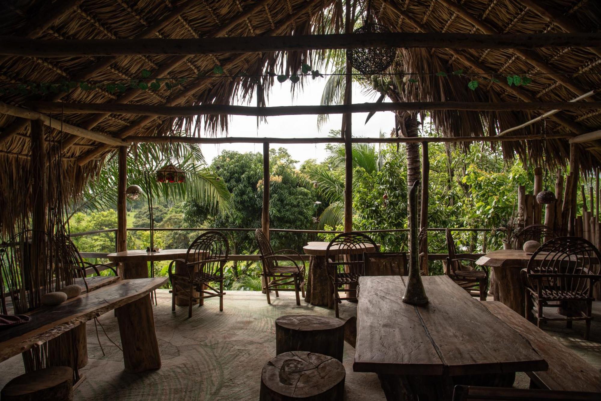 Villas Adriana, Palenque Luaran gambar