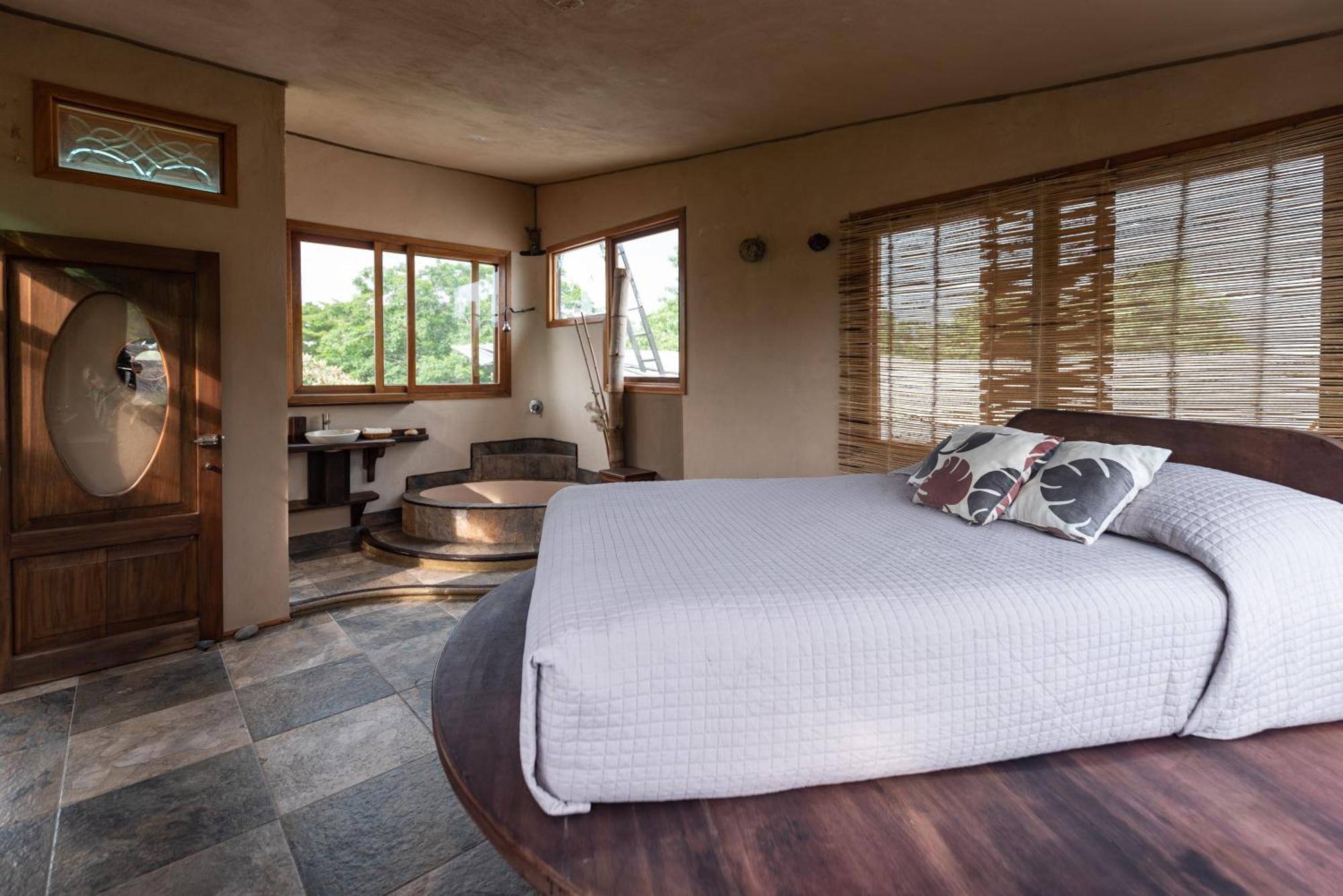 Villas Adriana, Palenque Luaran gambar